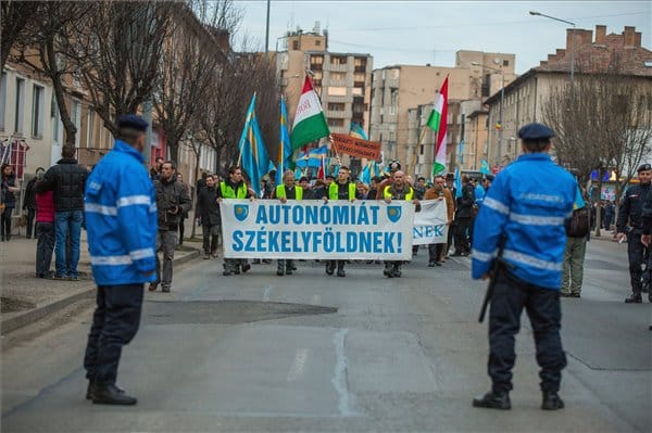 Elfogadta Székelyföld autonómia-statútumát a román képviselőház