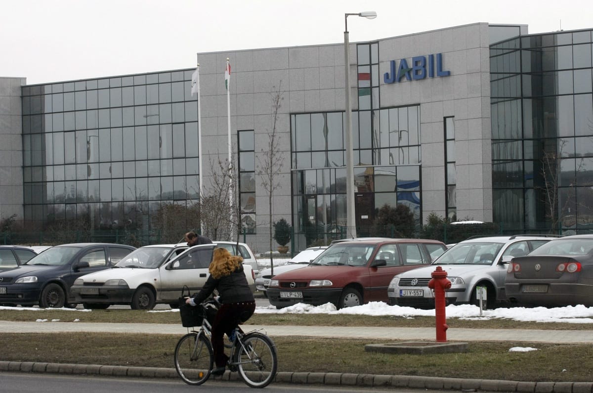 Van, amiben a magyar Jabil leelőzi a Mol cégét