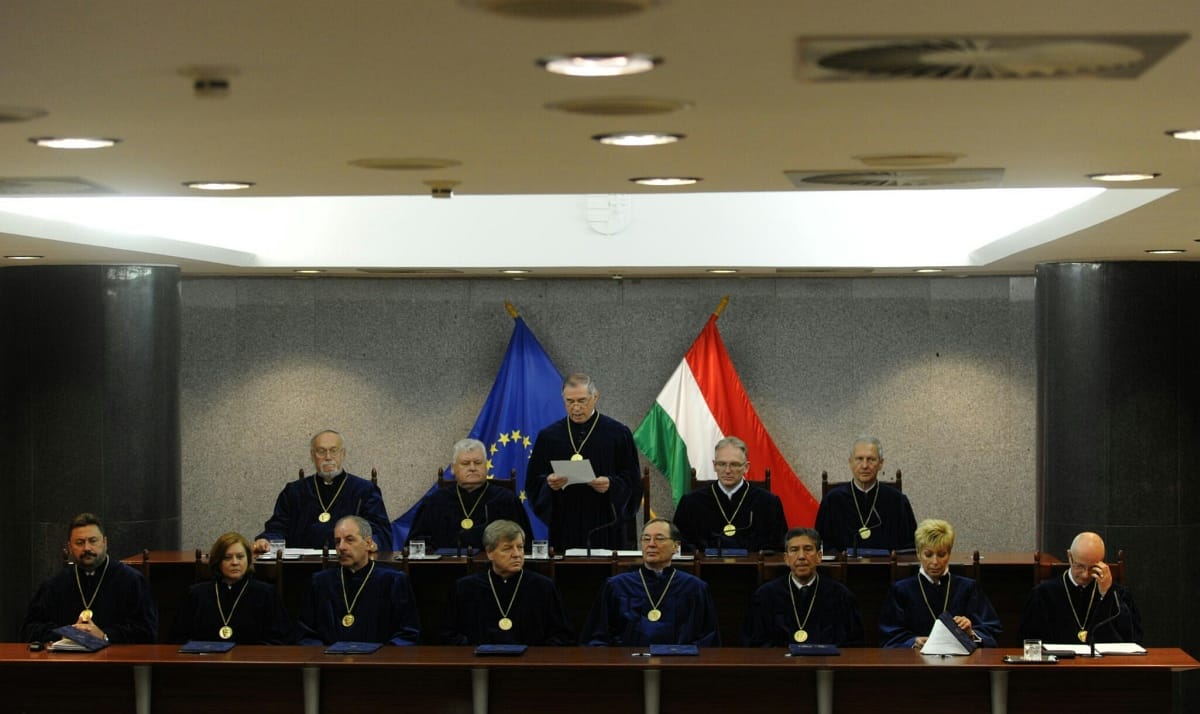 Ab: A bírósági épület előtt is szabad tüntetni