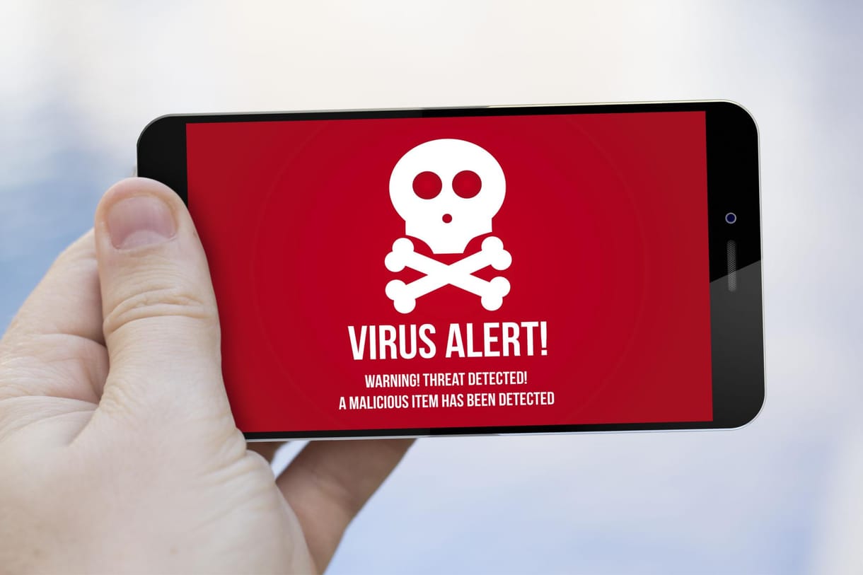 Bármilyen telefonja van, most vigyázzon: nem válogat a készülékek között egy szélsebesen terjedő kártevő