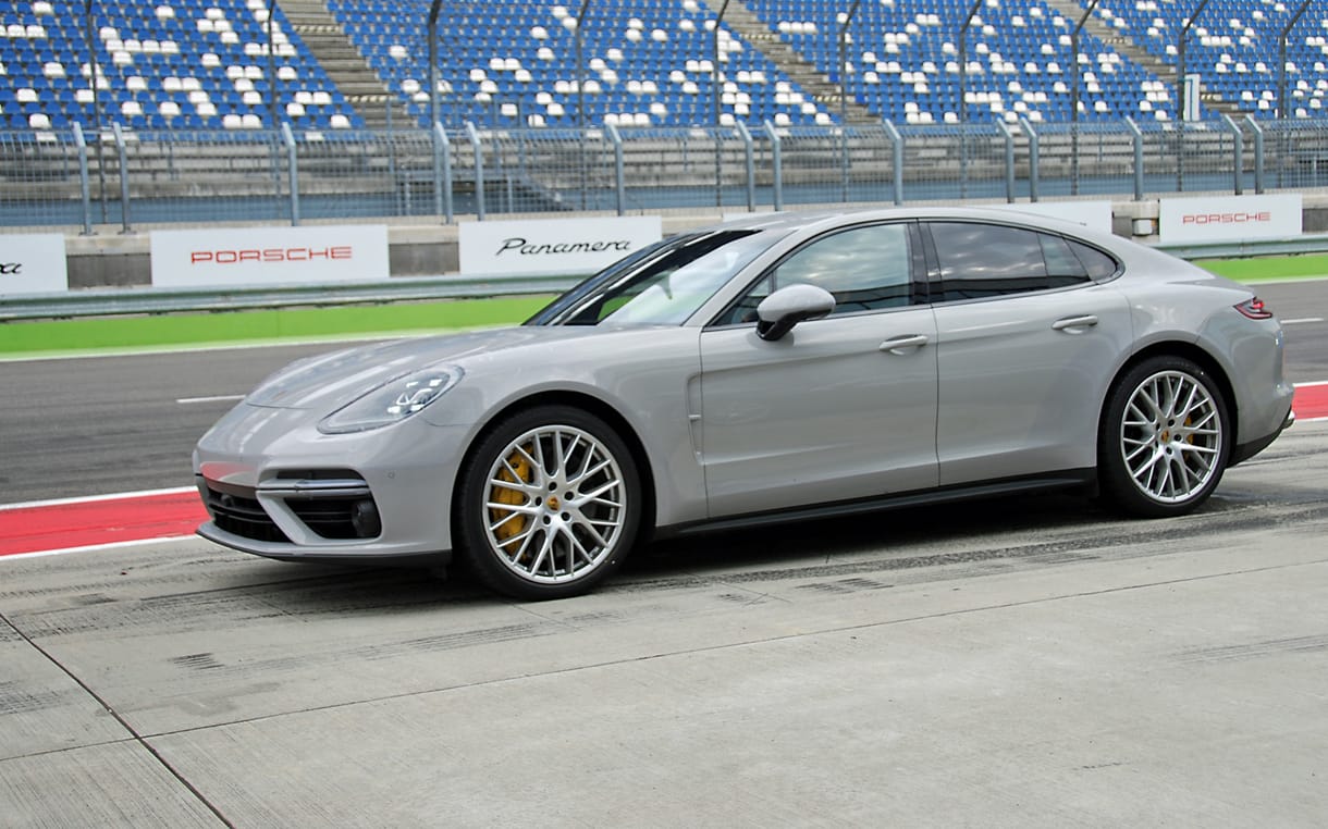 Beültünk a 2017-es Porsche Panamerába - bemutató 