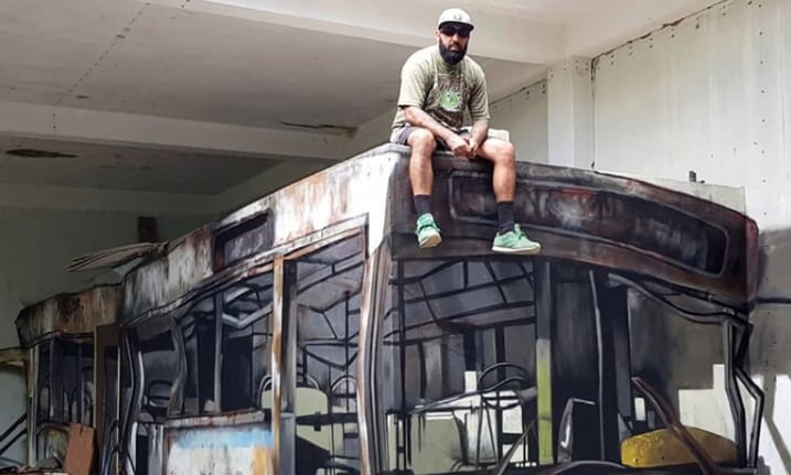A nap fotói: alaposan átveri a szemünket ez a roncs busz