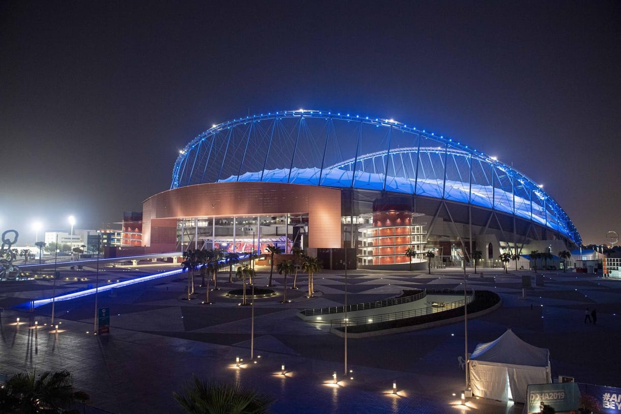 A katari vb-stadionok több ezer élet árán épülnek