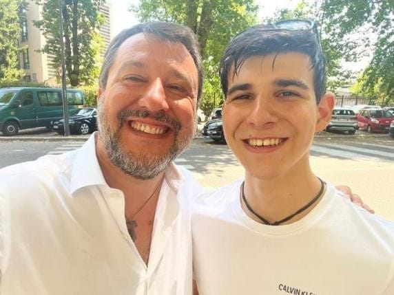 Salvini fiát az utcán rabolták ki karácsony előtt Milánóban