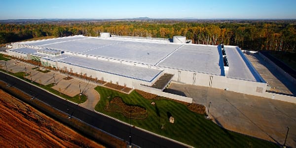 Csetepaté: a Greenpeace rárepült az Apple mocskos felhőjére