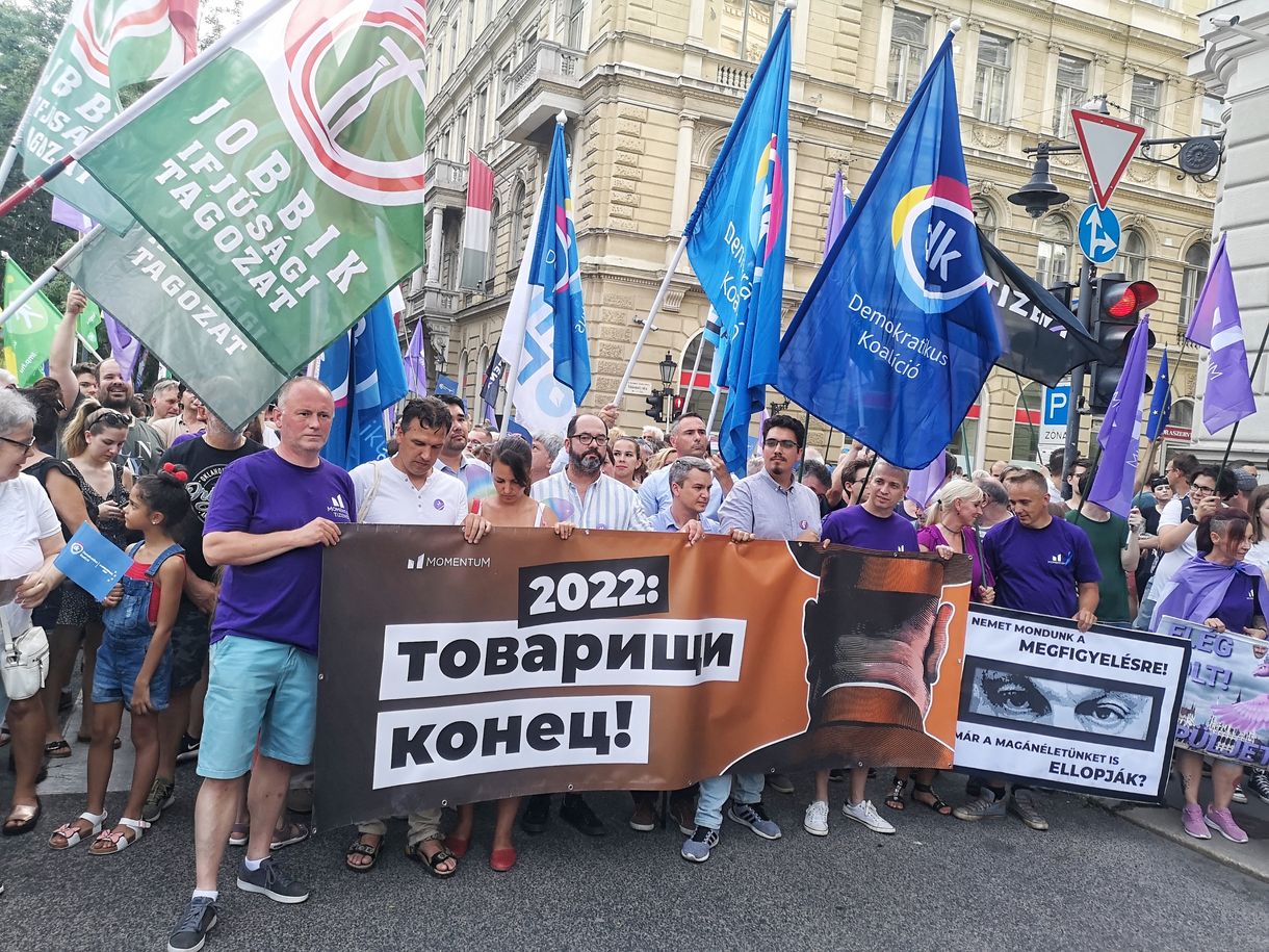 Pegasus-ügy: Az egyik elment nyaralni, a másik megfúrta, de ki jár a végére?