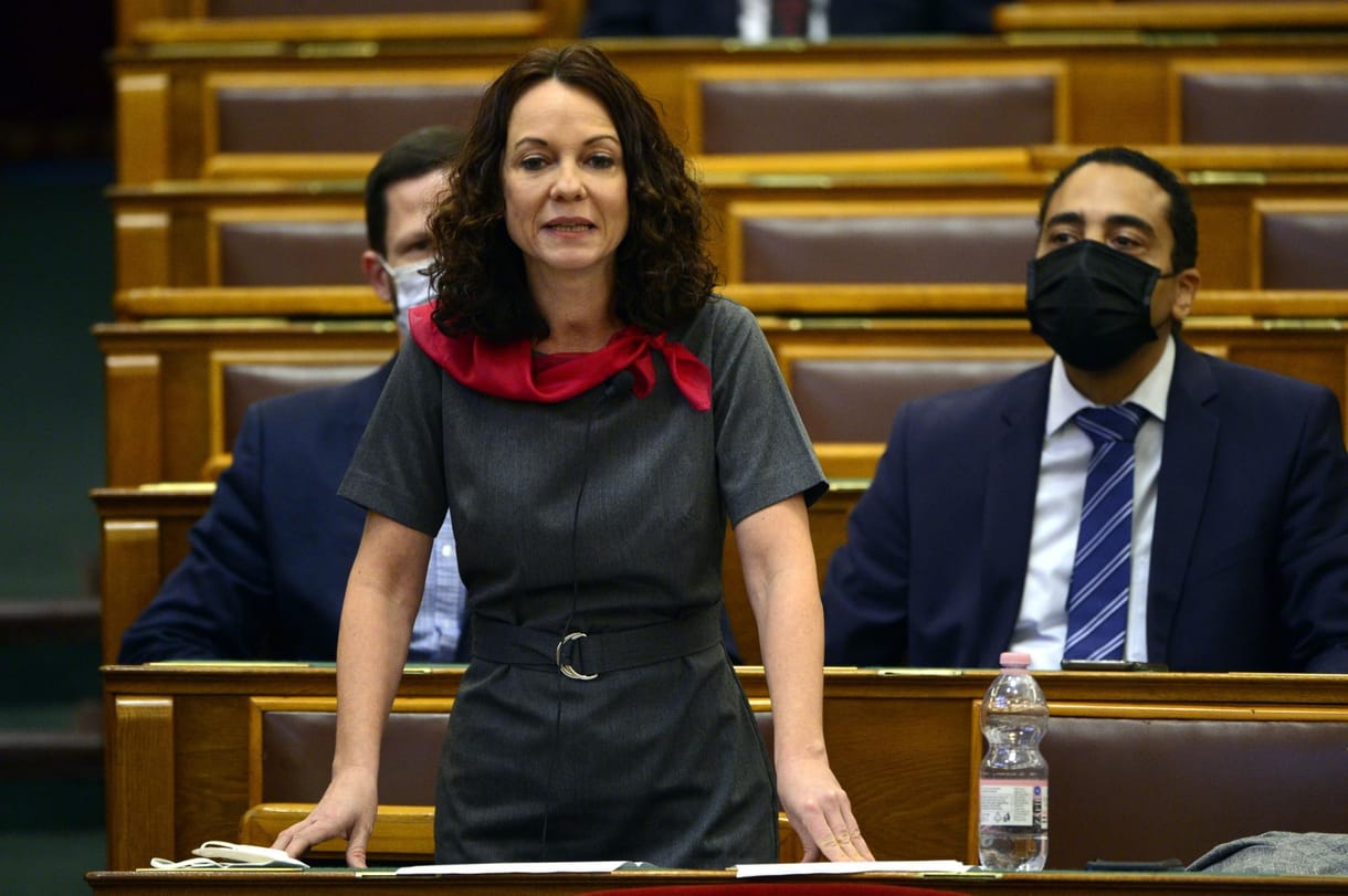 Egy év próbára bocsátották a fideszes propagandistákat, akik Szabó Tímeát fertőzést terjesztő parazitához hasonlították egy cikkben