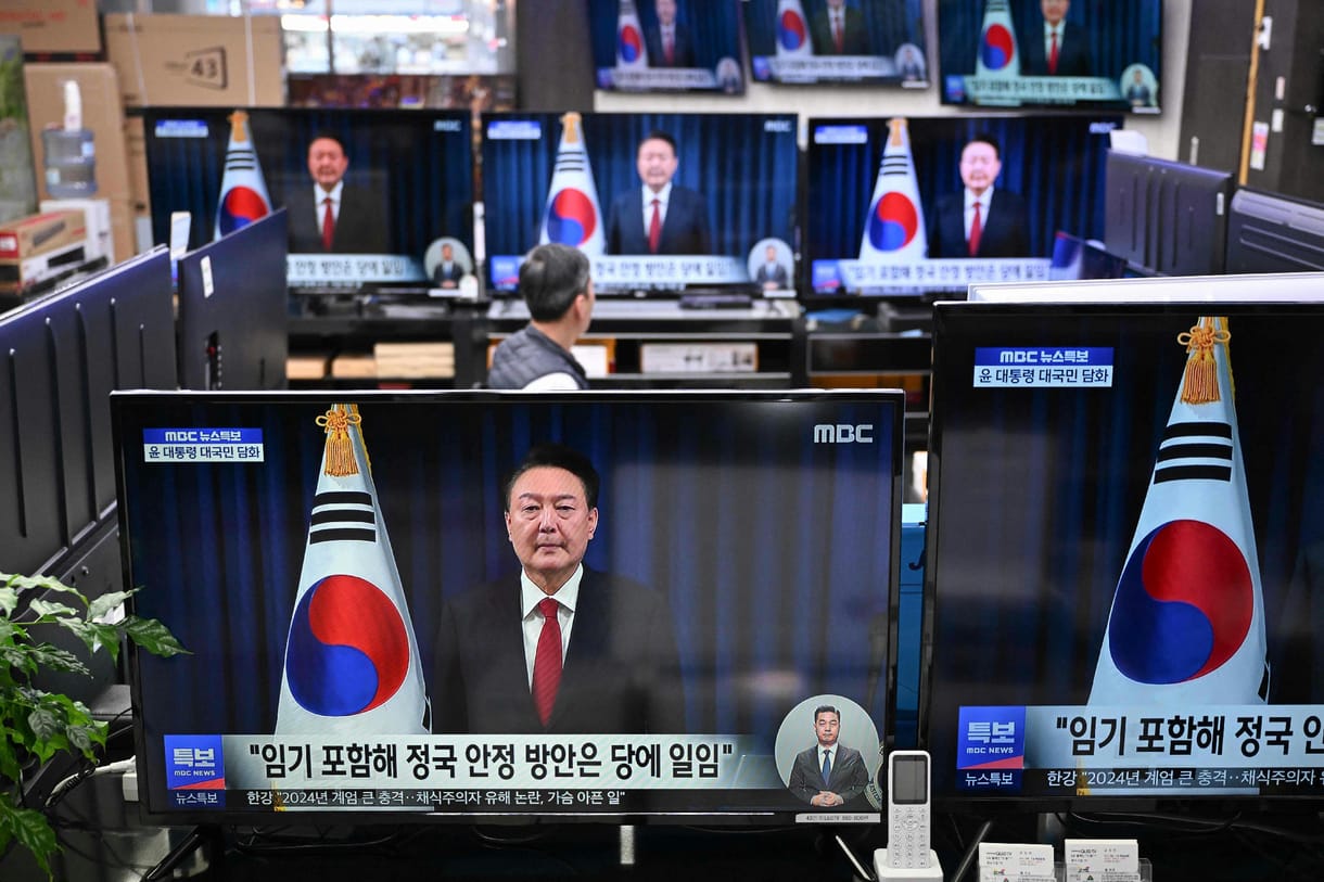 Szabadul politikai élőhalottá vált elnökétől a demokrácia erejét bizonyító Dél-Korea