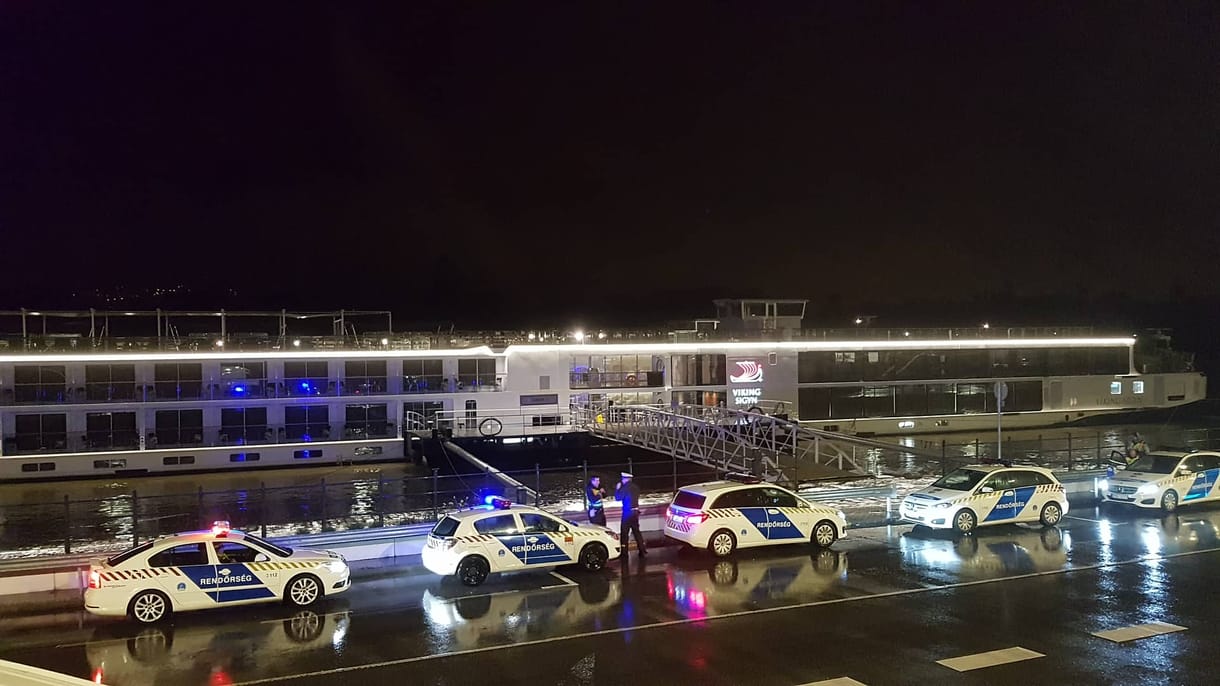 Megszállták a rendőrök a tragikus balesettel összefüggésbe hozott nagy méretű hajót