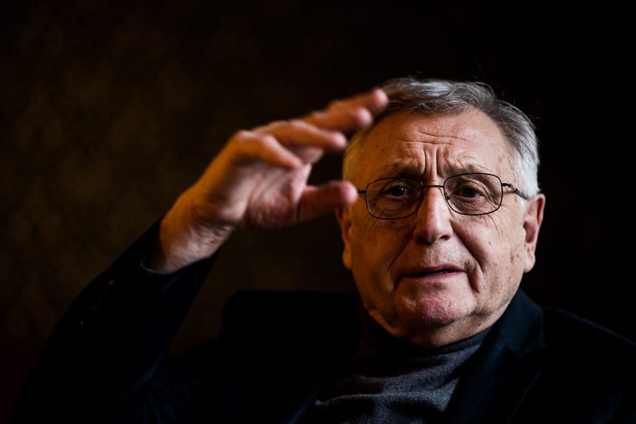 Bohém karakterek, sörbe fojtott örömök és bánatok rendezője –  Búcsú Jiří Menzeltől