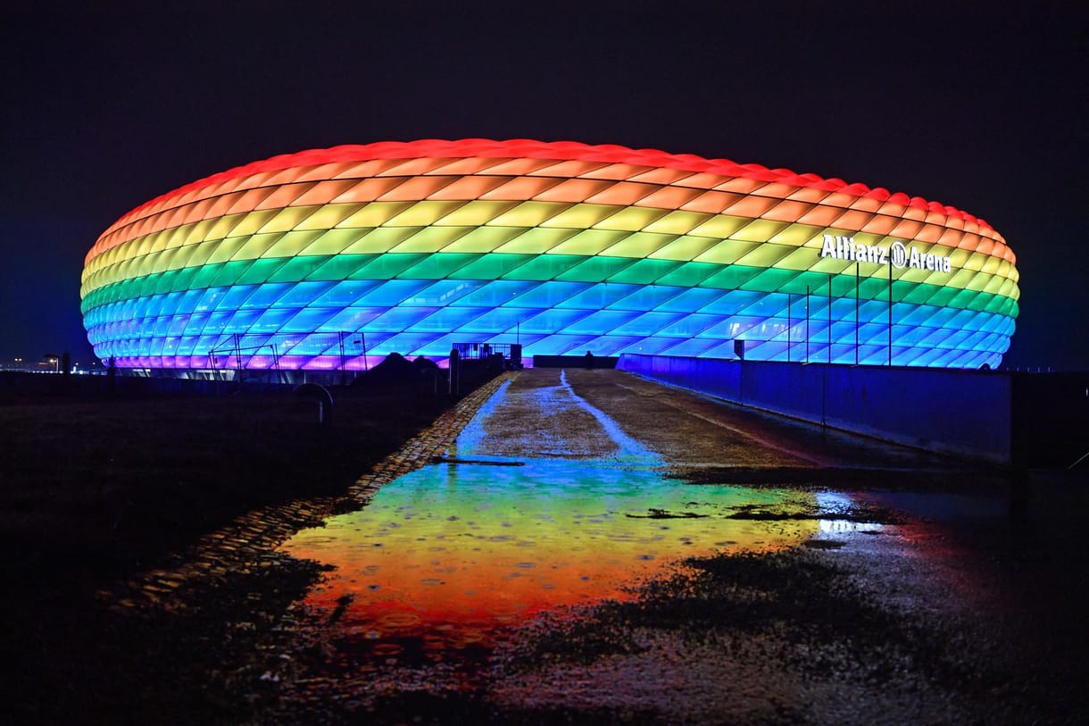 Miért nem valószínű, hogy az UEFA belemegy a müncheni stadion szivárványos kivilágításába?