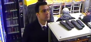 Lyukat beszélt a pénztárosnő hasába, így fosztotta ki a kasszáját, keresik – videó