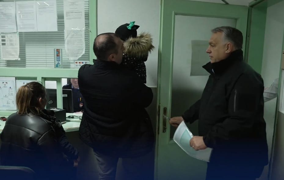 Orbán a menekülteknek: „Örülök, hogy látom, sok sikert kívánok maguknak”