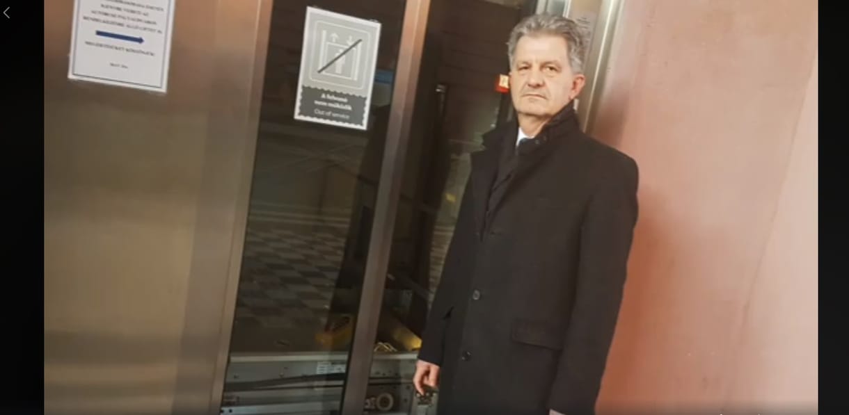 Egy lift sem működik a 35 milliárdért felújított békéscsabai vasútállomáson