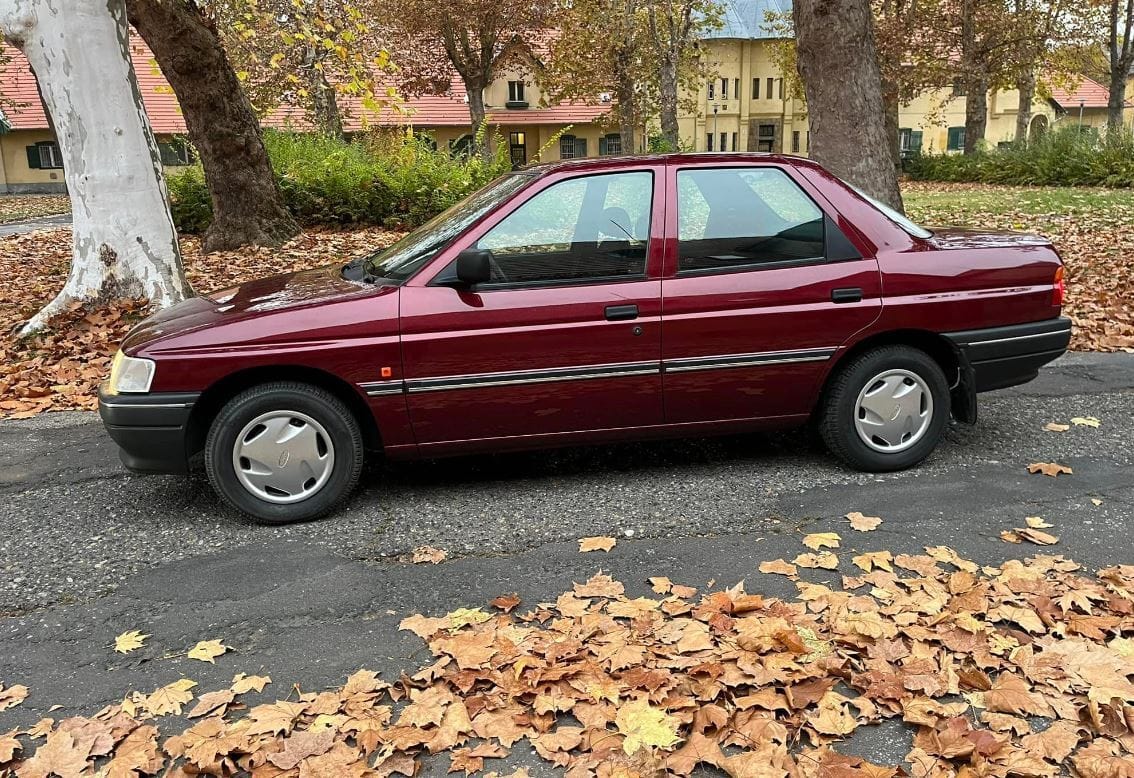 Harminc év alatt ötezer kilométert sem futott ez a magyar Ford Escort