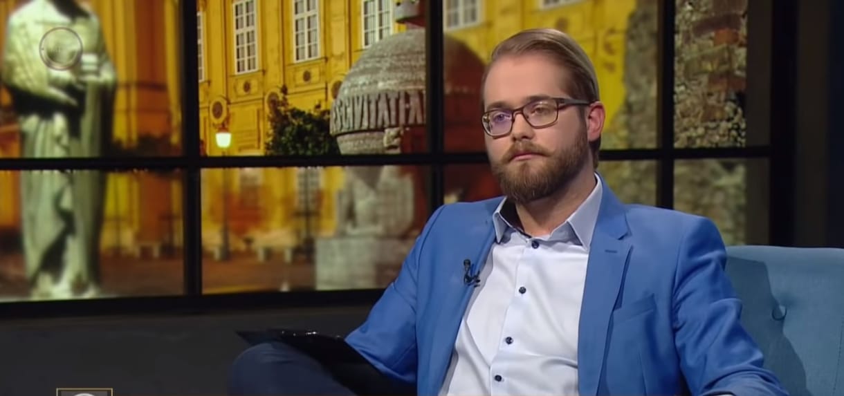 Könyvet és levelet küldött egy kiadó a melegek „kigyógyításáról” szóló köztévés műsor vendégeinek