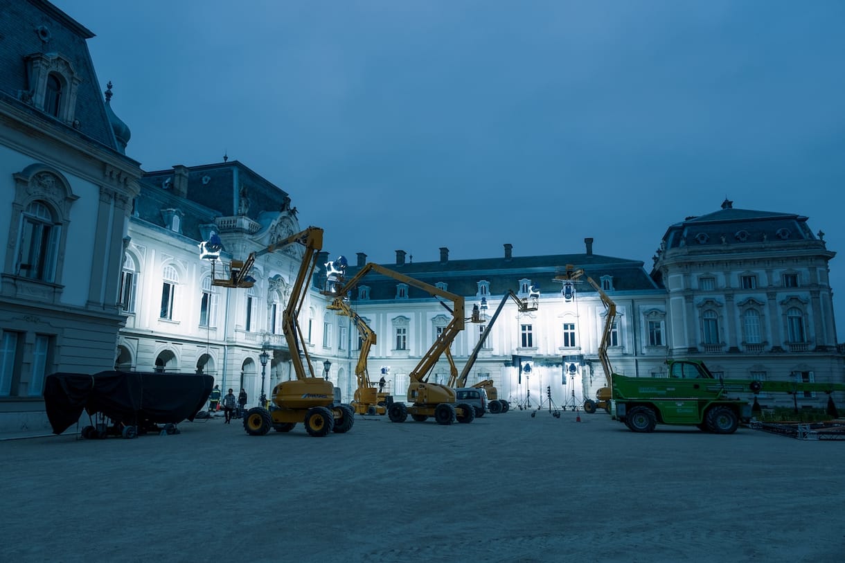 A Netflix új fantasy-sorozatában tűnik fel a keszthelyi kastély