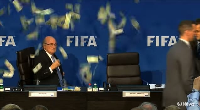 Putyin hívta, elmegy a vb-re az eltiltott Blatter