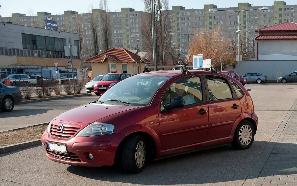 Négy év alatt közel 70 ezerrel lett drágább jogosítványt szerezni