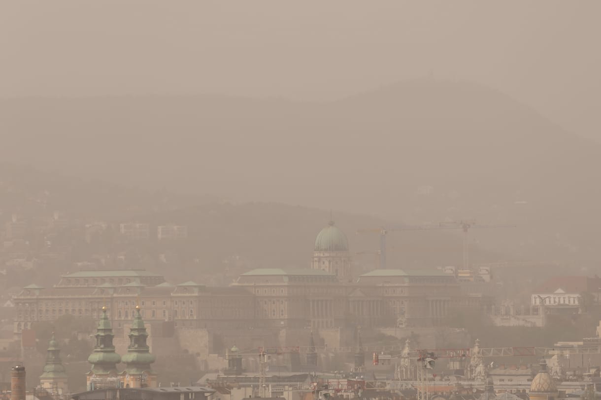 Ilyen a szaharai por Budapesten - fotók
