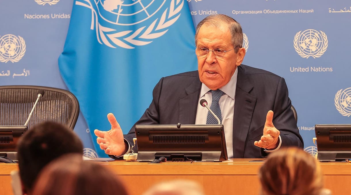 Lavrov a szólásszabadság miatt aggódik Tucker Carlson elbocsátásával kapcsolatban