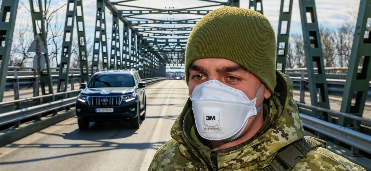 Fuvaroshiénák szedik a pénzt a kárpátaljai magyaroktól a záhonyi határátkelőnél