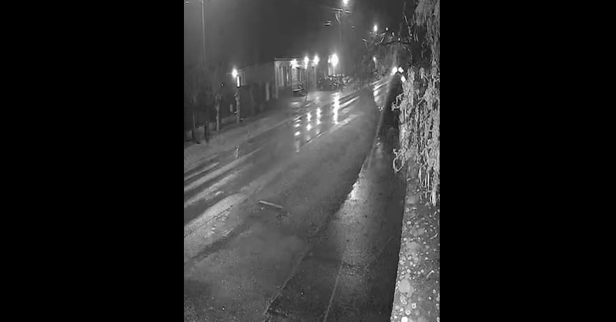 Ritka videón, ahogy Magyarországon csapnak falnak egy Porschét