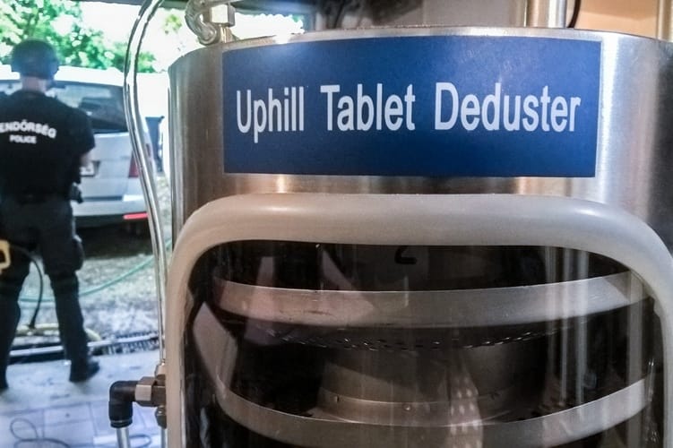 Gyógyszerhamisító nagyüzem a fővárosban