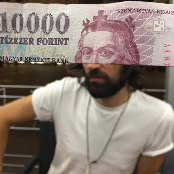 Forintos képeket töltött fel a Sziget mai sztárja