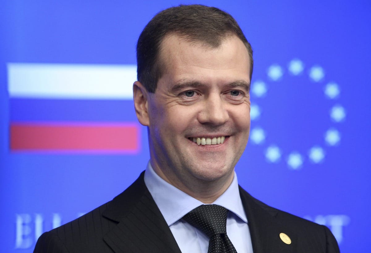 Medvegyev szerint csak ideiglenesen maradnak az orosz csapatok Szíriában