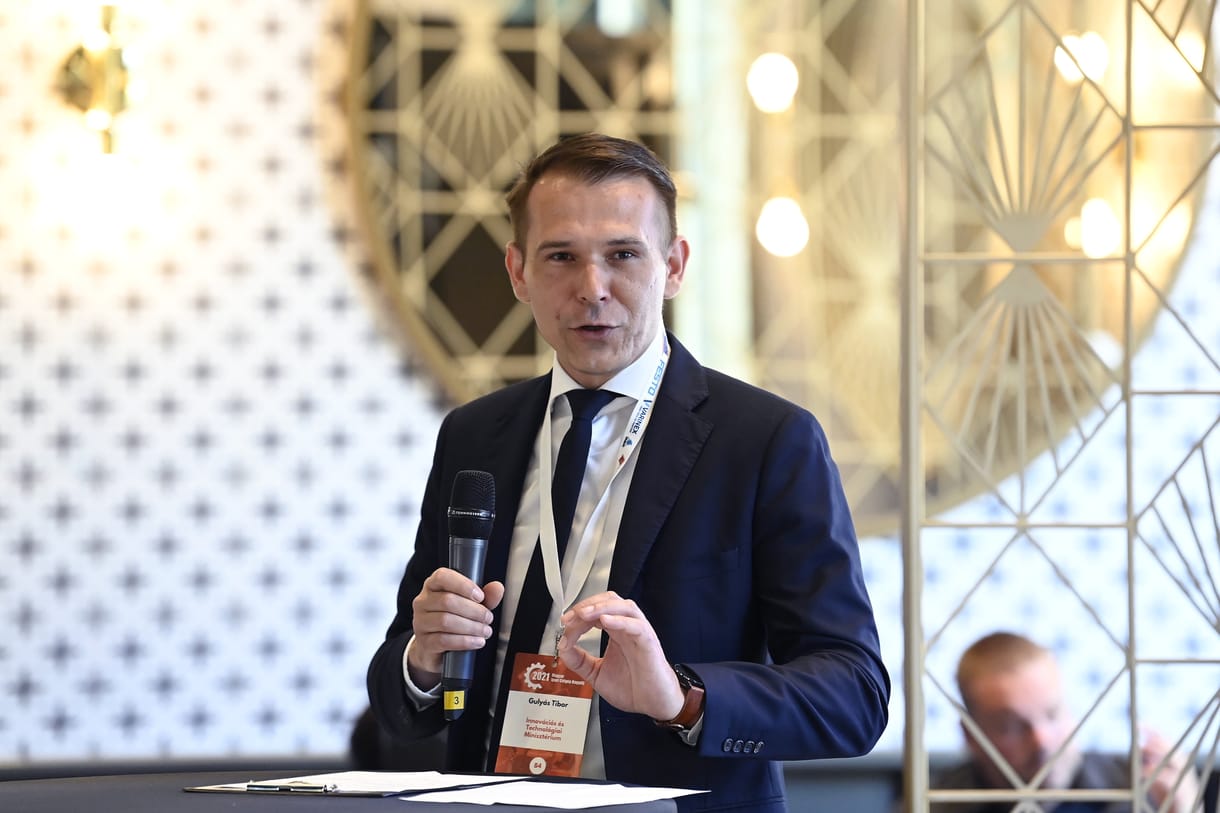 Újabb személycserék voltak több minisztériumban is