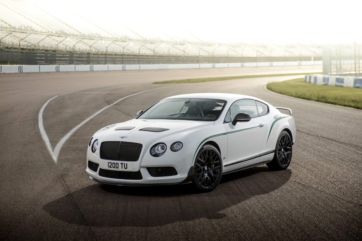 Utcai versenyautót csinált a Bentley a Continental GT-ből