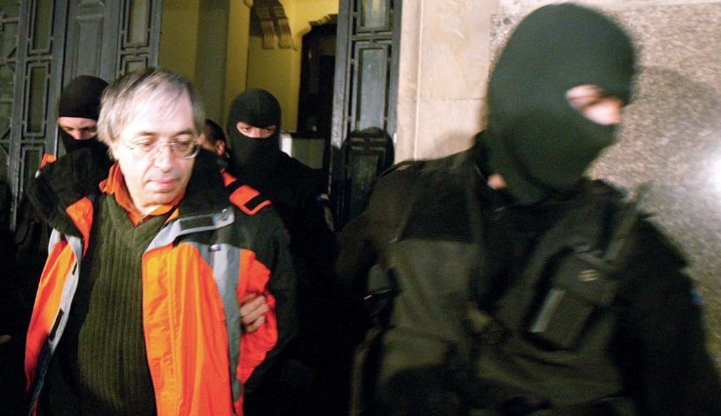 Szex, tantra, erőszak: letartóztatták egy jógaszekta román guruját