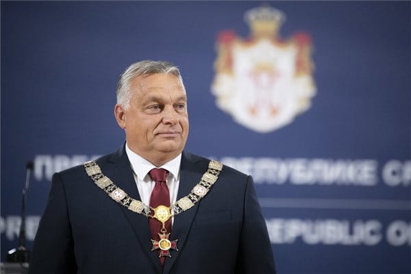 Orbán a jogállamisági jelentésről: Csak azért nem nevetünk rajta, mert már unjuk