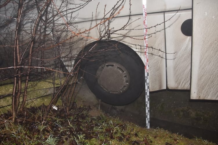 Berúgott, ellopott egy buszt, majd az árokba tolatott vele