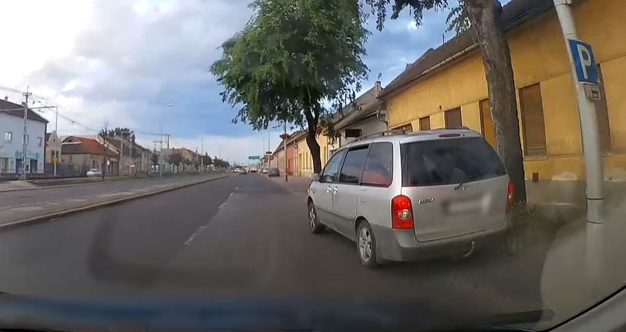 Minden mindegy alapon előzött életveszélyesen ez az autós Soroksárnál – videó