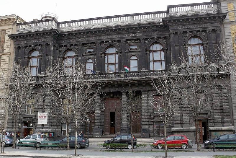Felszólította Ádert egy rektor, ne írja alá a lex CEU-t