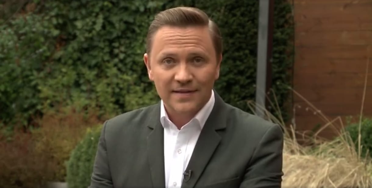Trükkösen kampányolnak Orbán mellett a TV2 műsorvezetői