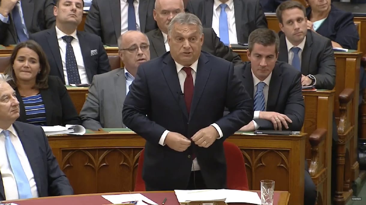 A mentelmi bizottság elé viszik Orbán luxusrepüléseit