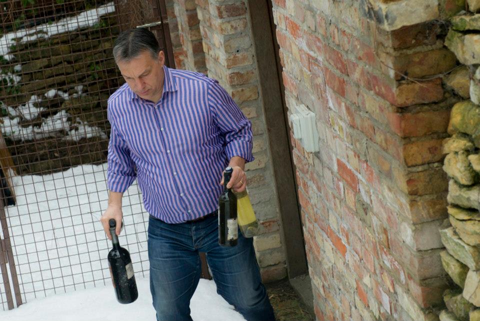 A demokrácia éve is lehetett volna ez, de a falépítők törnek előre