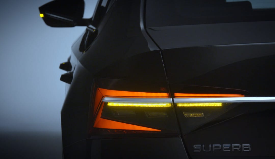 Jön a teljesen új Skoda Superb