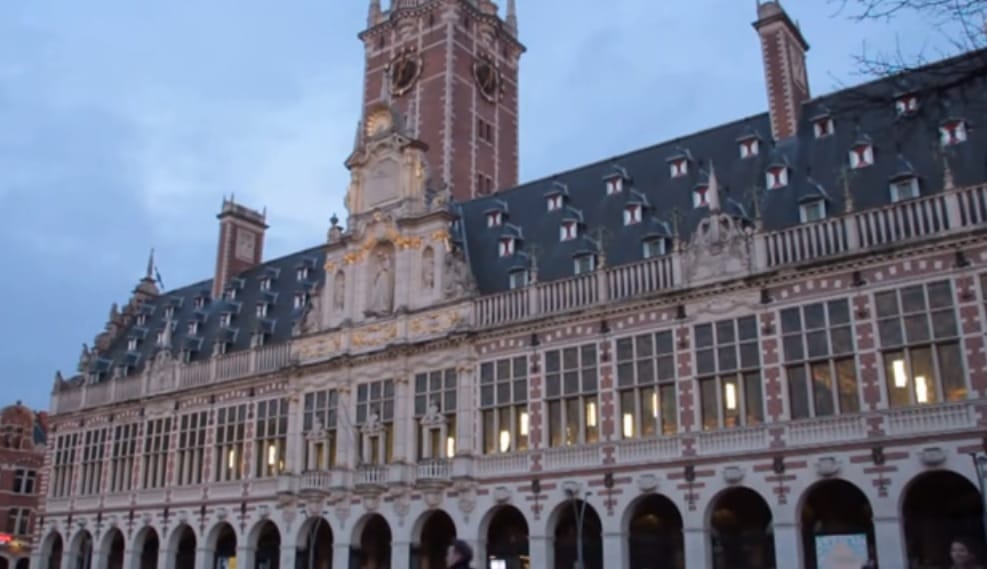Videó: Különleges harangjátékkal emlékeztek meg Leuvenben a brüsszeli robbantásokról