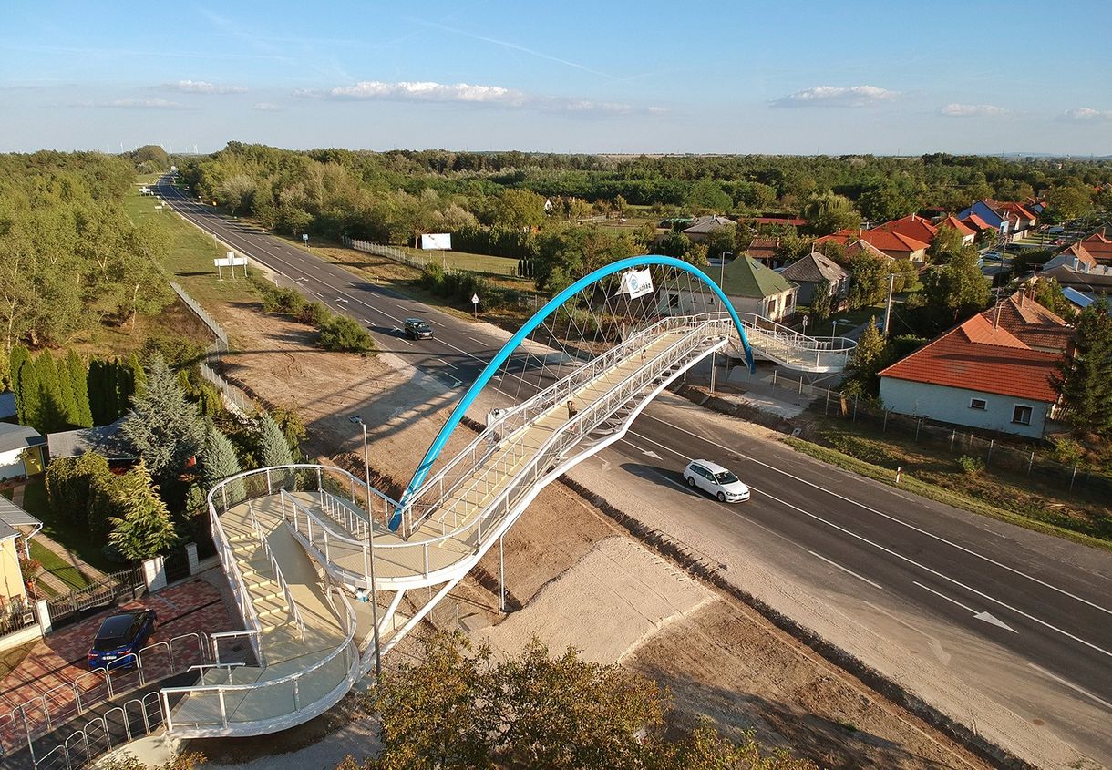 Az biztos, hogy látványos a most átadott győri gyalogoshíd