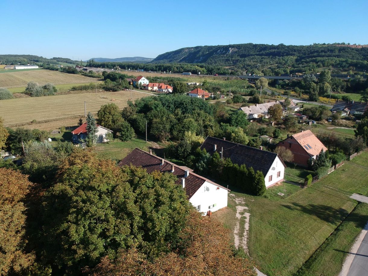 Az óbaroki polgármester már rég szólt, hogy nem is létezik a trágyabűzös ügybe kevert cég