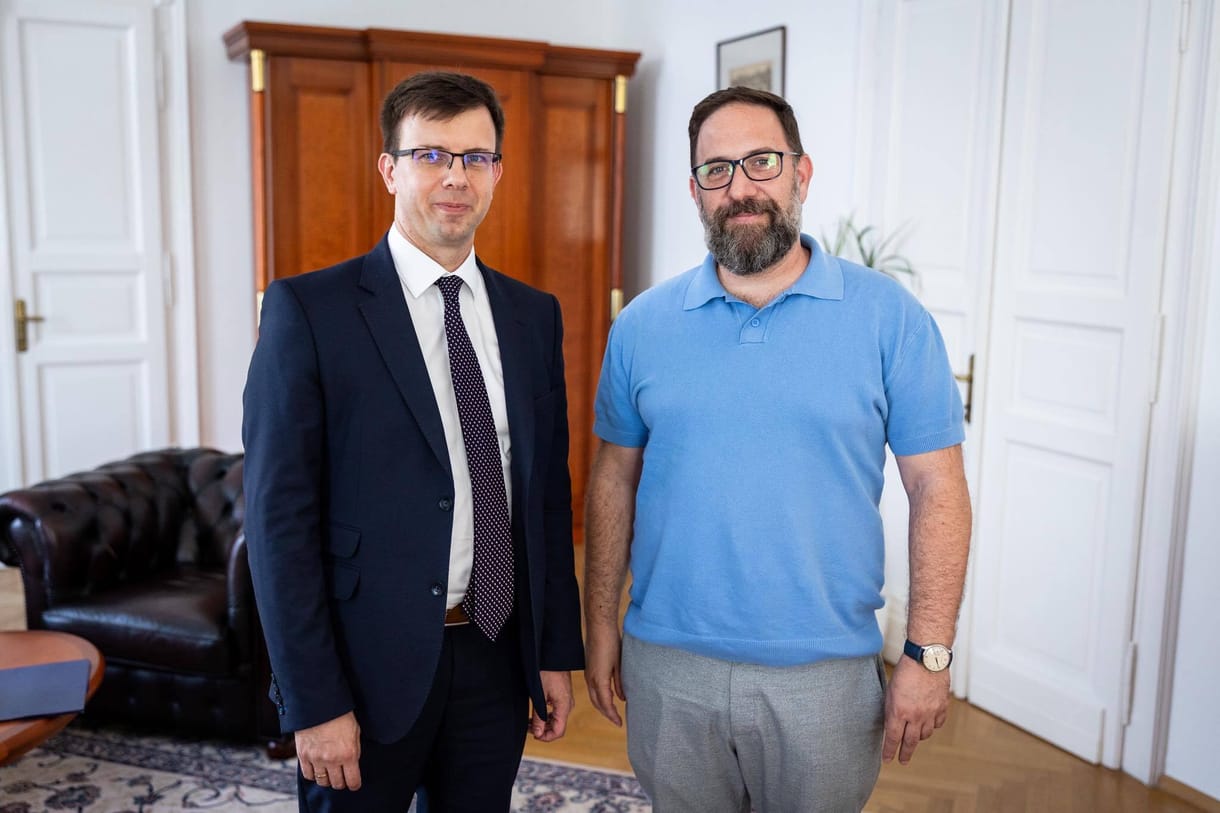 Bóka János személyesen is egyeztetett a Sziget főszervezőjével a Kneecap fellépéséről