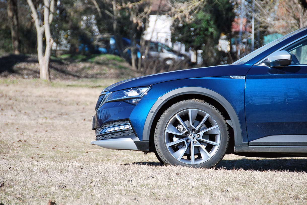 Ébredeznek az európai autógyárak: a Skoda már termel, a BMW is indul