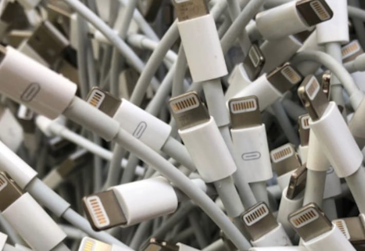 Rossz hír jött azoknak, akik USB-C töltőt szeretnének az iPhone-ra 