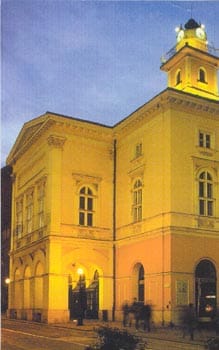 A csőd szélére sodorja az önkormányzati zárolás a miskolci színházat