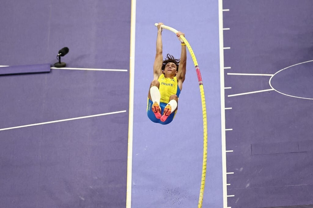 Megdőlt a rúdugrás világcsúcsa a párizsi olimpián