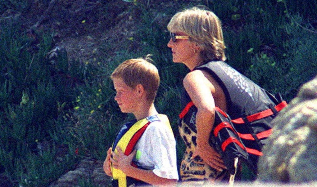 Harry herceg Diana parfümjével próbálta meg feldolgozni az anyja halálát